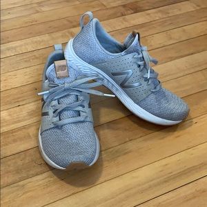 New Balance Sneakers Tennis Shoes size 8